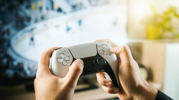 Online gaming surpassed filmed entertainment in India, touched Rs 220 billion in 2023