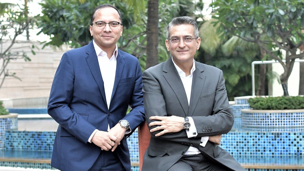 Tarun Jha was leading the marketing and product planning function for the Indian market, setting marketing and communications strategy. (From left to right: Rana Barua, Group chief executive officer, Havas Group India; Tarun Jha, CEO, Havas Creative India)