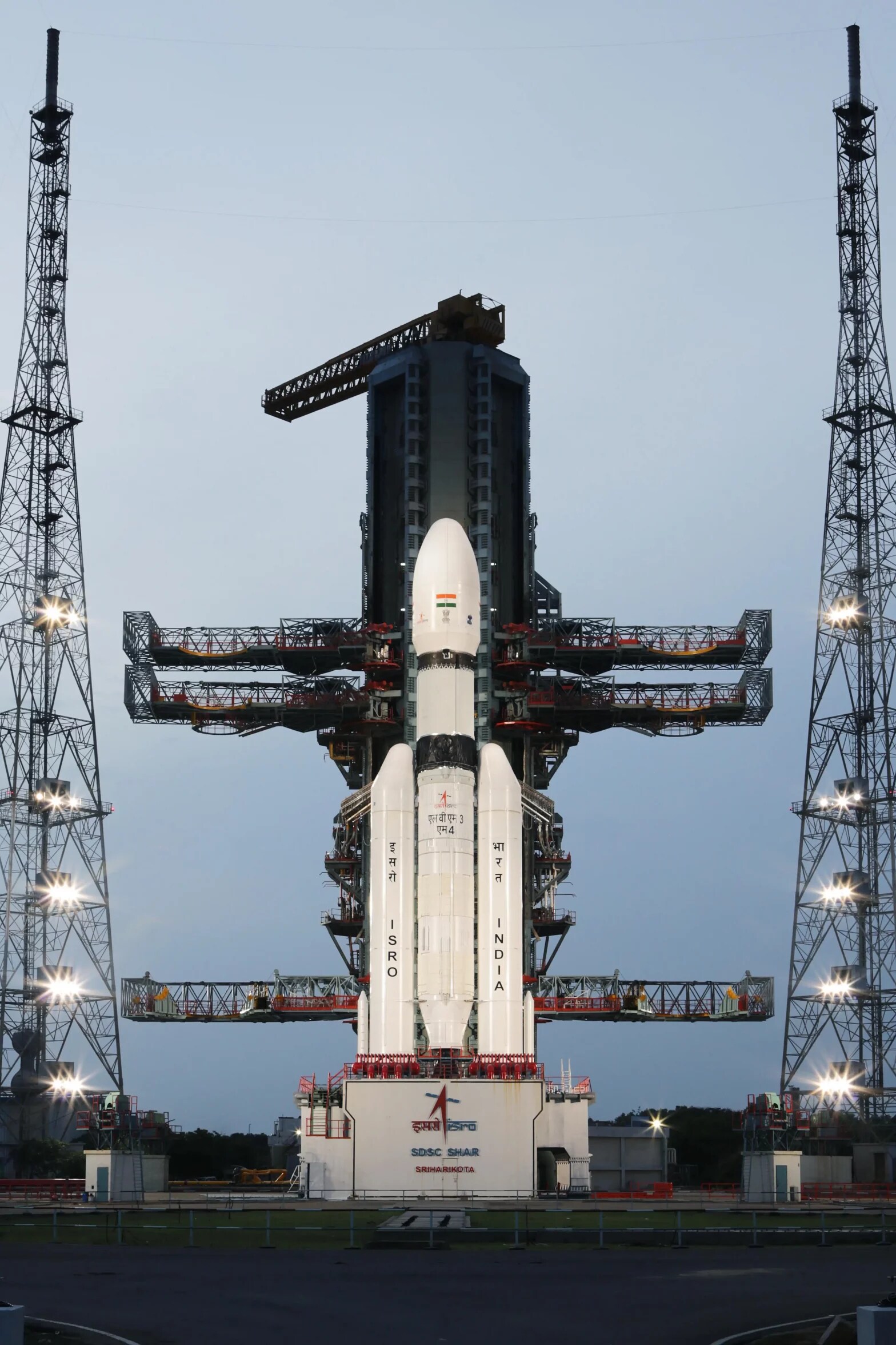 With this mission, India proves its mettle as a space power and joins the exclusive club of countries (the United States, the Soviet Union and China) that have managed to soft land on the Moon.