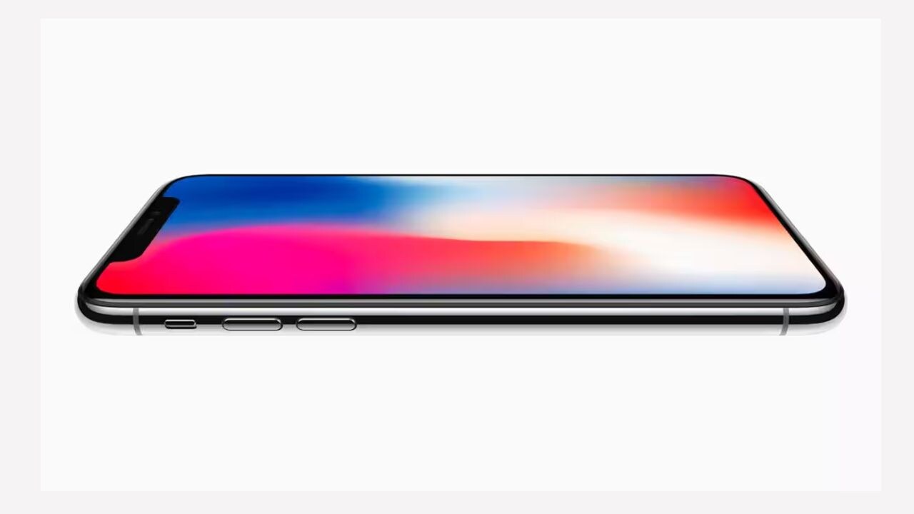 By today's iPhone standards, the iPhone X feels antiquated — its 5.8-inch screen is smaller than the 6.1 inch on the base model from the current generation, and the A11 Bionic chip, the most powerful smartphone chip in its heyday, can just about keep up with iOS 16. (Image source: Moneycontrol)