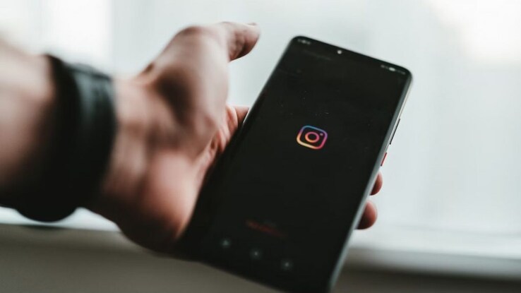 Two influencers accused of a million dollar fraud continue to inspire people on Instagram