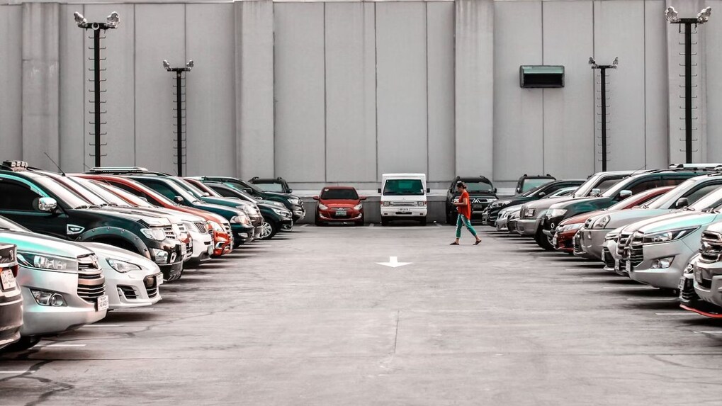 Mercedes and Audi dispatch record units this festive season