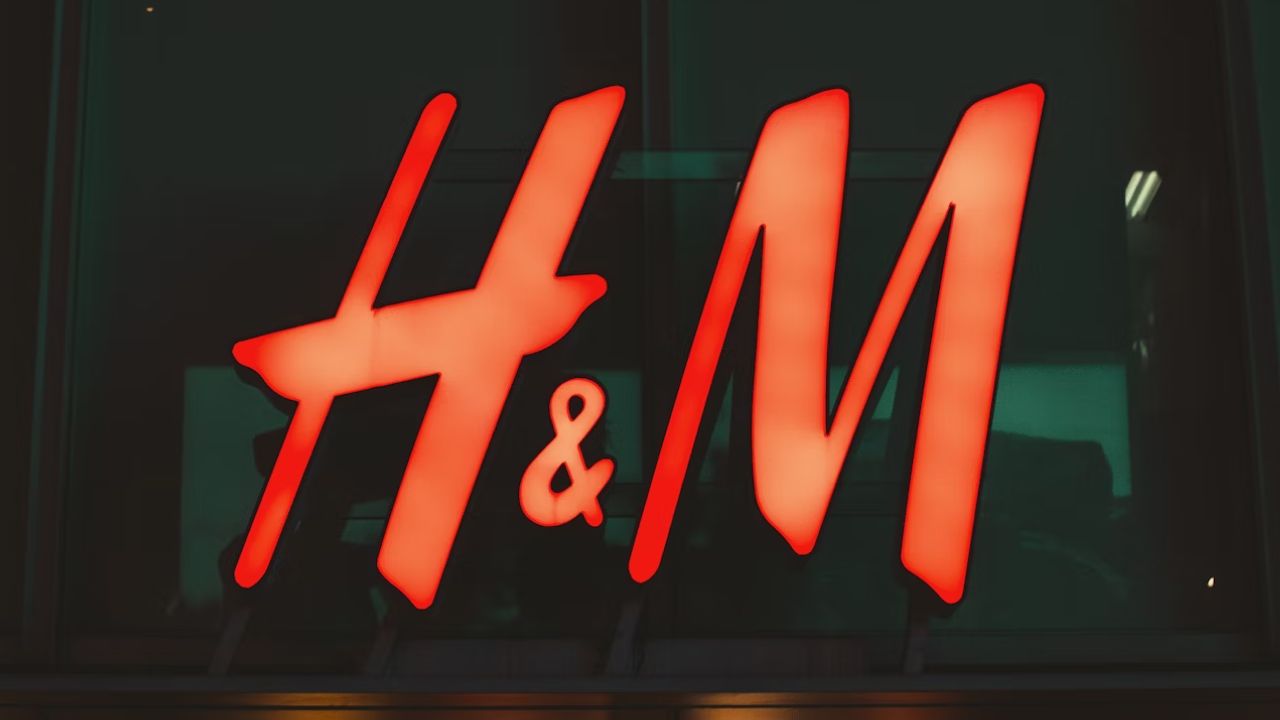 The advertising campaign, launched in Australia, showed two young girls in school uniforms with the caption: “Make those heads turn in H&M’s Back to School fashion.” (Image source: Unsplash)