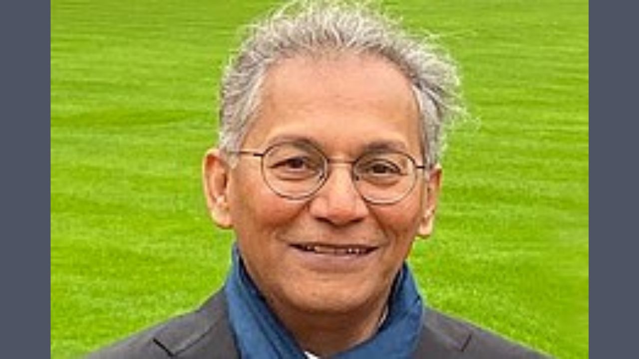 Samir Shah was appointed a CBE for services to Television and Heritage in the 2019 Queen’s Birthday Honours. He was previously made an OBE in the 2000 New Year’s Honours List. (Image source: Wikipedia)