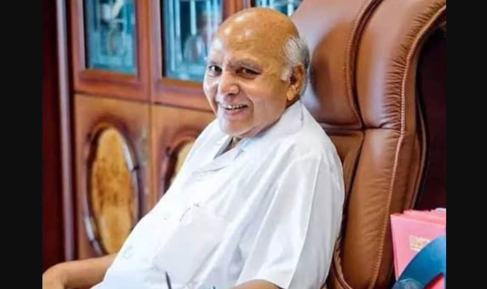 Media titan Ramoji Rao dies; Filmmaker SS Rajamouli demands Bharat Ratna for Rao