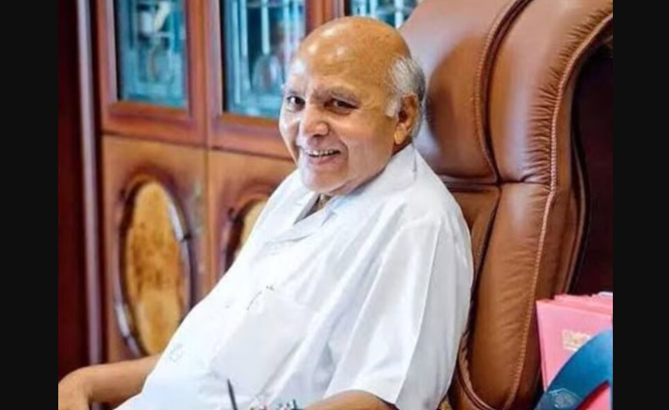 Ramoji Rao No More: Filmmaker SS Rajamouli took to social media to say, "The only way we can pay tribute to Ramoji Rao garu is conferring him with BHARAT RATNA."