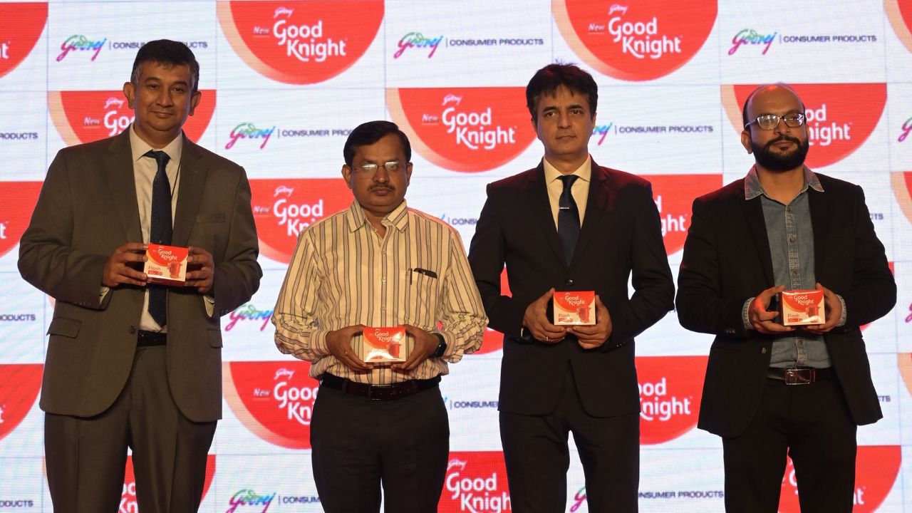 From Left to Right – Mr. Sudhir Sitapati, MD & CEO, Godrej Consumer Products Ltd. (GCPL), Dr. Radhakishan Pawar, Joint Director, VBD, Public Health Department, Maharashtra, Dr. Samir Dalwai, Developmental Pediatrician and Treasurer of Indian Academy of Pediatrics (IAP) at the unveiling of the new Goodknight Flash with new molecule (Renofluthrin)