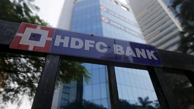 HDFC Bank's profit rises by 5 percent to Rs 16,820 cr; employee count increases by 4.5 percent to 2,06,758