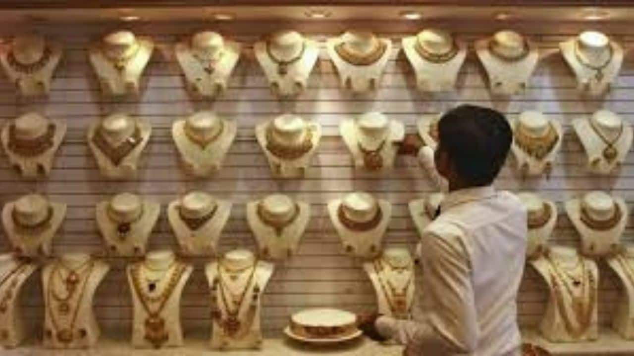 Titan's revenue from jewellery saw a jump of 26.3 percent in Q3 at Rs 16,134 crore year-on-year. (Image source: Moneycontrol)