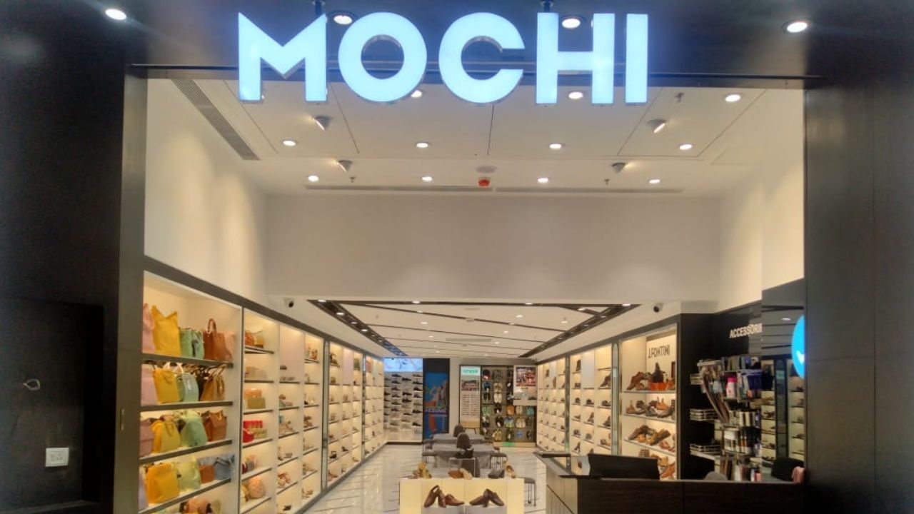 The case arose when Metro Brands Ltd. filed a lawsuit accusing Nice Shoes LLP of using the confusingly similar mark “DESIMOCHI” on their website, which sells various products, including footwear. Metro Brands argued that this use was likely to mislead consumers and damage the reputation of its long-established “Mochi” brand, which has been recognized in India since 1977. (Image Source: Mochi Shoes)