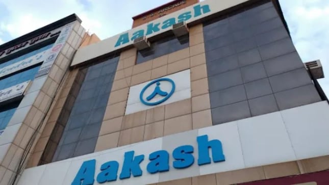 Aakash has reportedly withheld the allotment of shares to Think & Learn Pvt Ltd (TLPL), the parent entity of Byju’s, citing compliance irregularities linked to the Rs 25 crore that TLPL deposited as part of AESL’s Rs 100 crore rights issue. (Image Source: Edufever.in)
