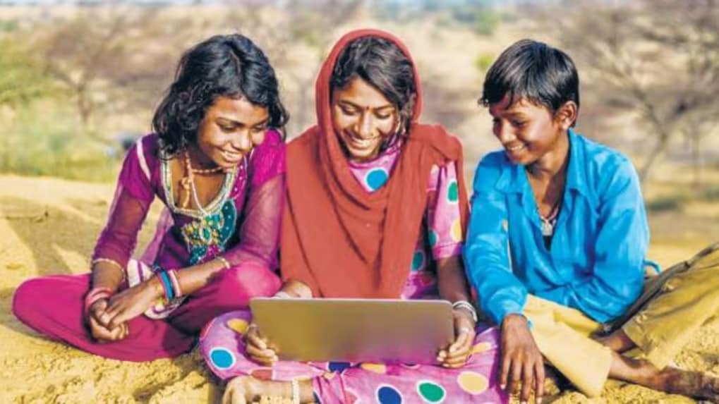 Next wave of digital growth in rural India, 1 billion people to have smartphones