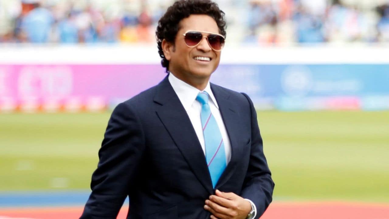 With a standing ovation accompanying the award presentation by ICC Chairman Jay Shah, Sachin Tendulkar revisited the values passed on by his father, which have shaped both his life and career. (Image: Moneycontrol)