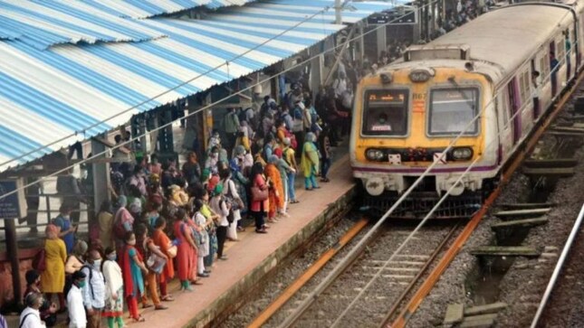 Mumbai’s railway advertising boom: ₹219 crore earned in five years: EXCLUSIVE