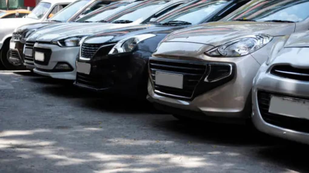Auto retail grows 3% in April 2025, CV segment lags: FADA Report