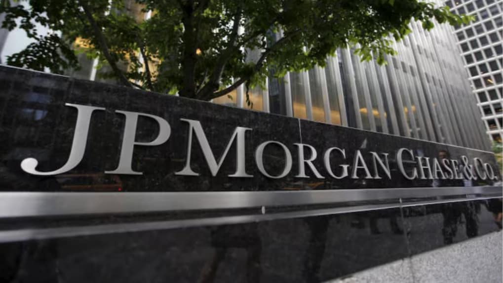 JPMorgan Chase hits pause on hiring, bets big on AI efficiency