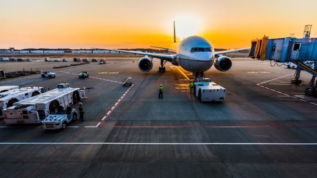 India temporarily shuts 32 airports amid India-Pakistan tensions