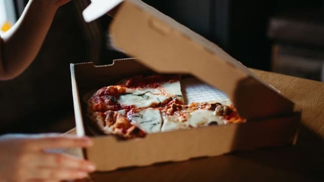 Reading between the slices: What is the "Pentagon Pizza Index"?