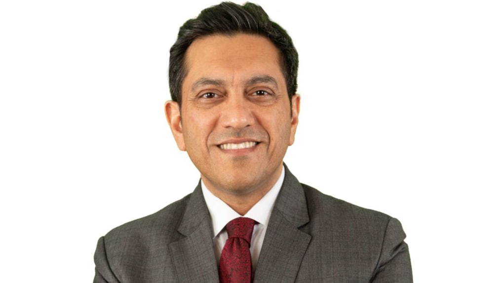 Axis Max Life Insurance elevates Sumit Madan to MD & CEO