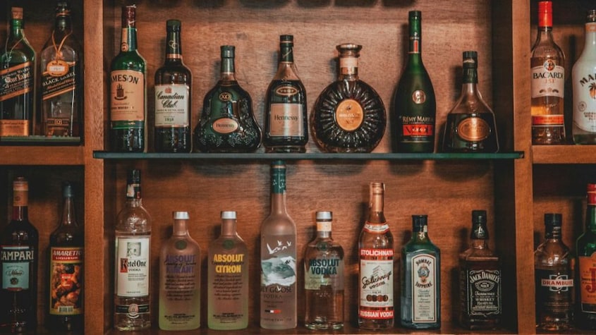 Cheers and Challenges: Tariff cuts unlock premium imports, but Indian distillers counter with innovation, bulk sourcing, and regulatory resilience. (Image source: Unsplash)
