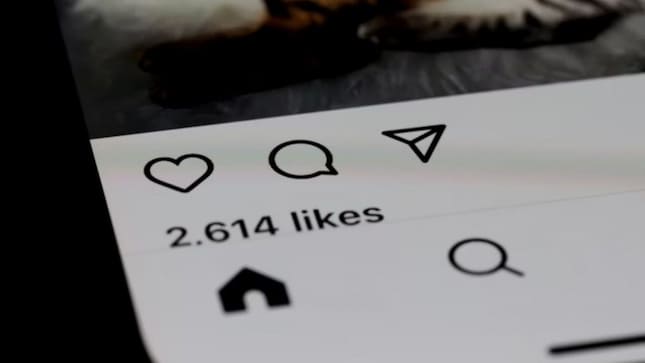 Beyond total likes: Instagram tests per-frame engagement for carousels