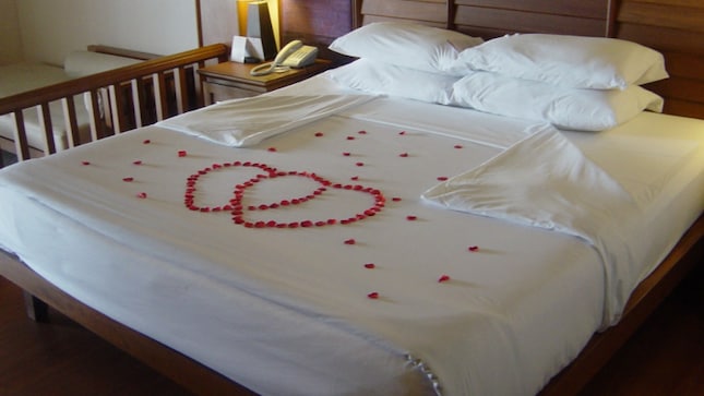 US co-founder trolled for turning honeymoon bed-wetting into 'LinkedIn lesson'