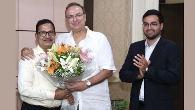 (Left to right: Krishnamurthy Subramanian, Executive Chairman, Afcons, Shapoorji Mistry, Chairman – Emeritus,
Afcons, Pallon S Mistry, Non-Executive Director)