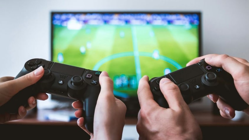 As the Bill redraws boundaries, experts agree the creator economy is moving toward a more structured, brand-safe, and sustainable future. (Image source: Unsplash)