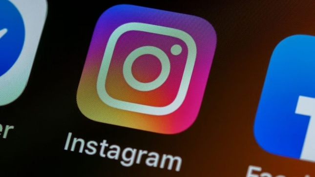 This change aligns Instagram with TikTok, which also requires a minimum of 1,000 followers to go live. (Image: Unsplash)