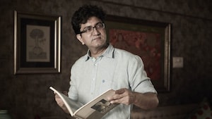 The International Advertising Association inducts Prasoon Joshi into prestigious Hall of Fame