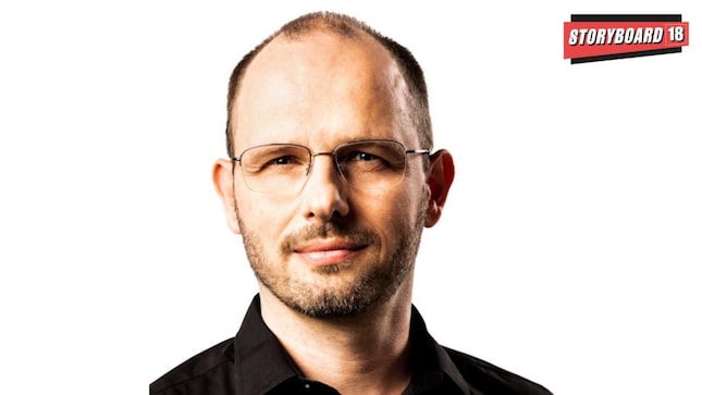 Thomas Dohmke began his career as the founder and CEO of ToDoSoft, a company that developed insurance software for Windows, enabling insurance agents to calculate prices for various products.