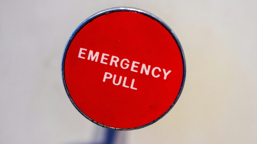 Crisis Counsel - Image: jason-leung via Unsplash