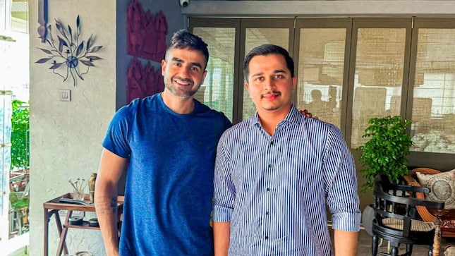 Zerodha co-founder Nikhil Kamath (L) and Dhruv Dholakiya, founder Goldi Star (R)