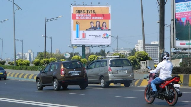 The policy applies to hoardings on government land in urban and semi-urban areas, as well as along state and national highways. According to revenue officials, the inclusion of a liability clause is a key feature, ensuring advertisers bear full responsibility for safety compliance. (Image Source: Web)