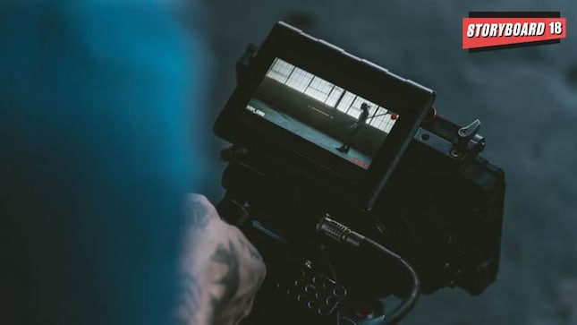 According to LinkedIn’s research with over 1,700 B2B tech buyers, video storytelling has emerged as the most trusted, engaging, and effective format for B2B marketers. But what’s driving this shift towards video in B2B? (Image Source: Unsplash)