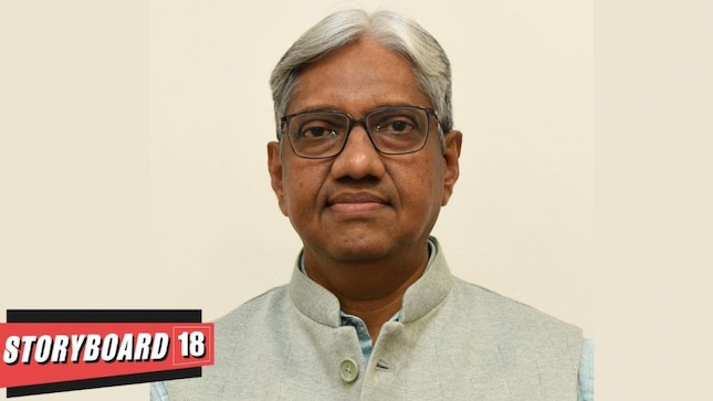 Lahoti shared that simulcast strategy, phased revenue model, and mandatory hourly news updates to ensure smooth rollout of India’s national digital radio broadcasting policy.

