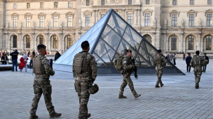 The Louvre heist has triggered a broader debate about security standards in major cultural institutions.

(Image: AP)