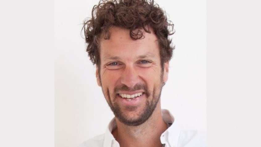 Opening the session, Florian “Flo” Adamski, CEO of Omnicom Media, reportedly addressed intense industry speculation surrounding the merger and restructuring.