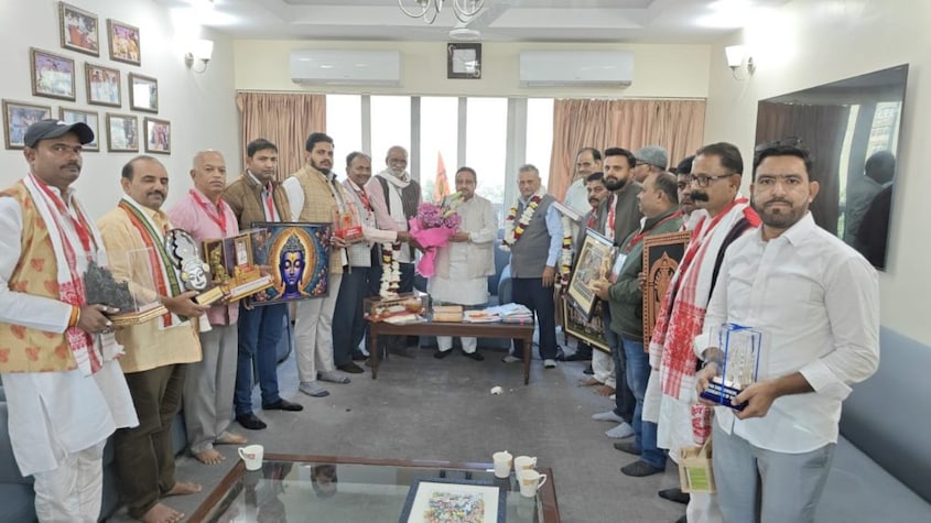 Retailers meeting with  founder and general secretary of Confederation of All India Trader Praveen Khandelwal