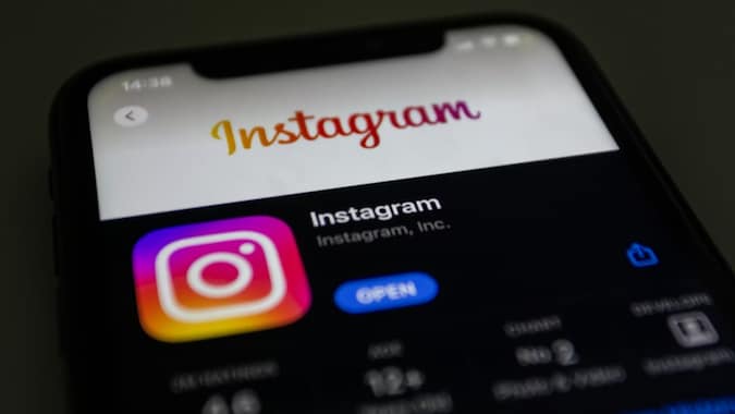 Instagram Down Over Messaging Glitches Today