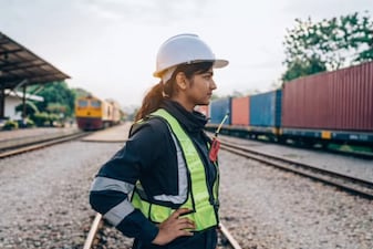 Central Railway train manager’s video shows unseen physical demands of daily operations (AI generated image)