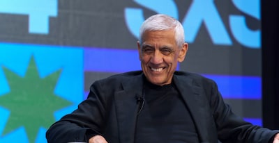 Vinod Khosla Warns India’s IT Companies Must Transform by 2030 as AI Disrupts Outsourcing