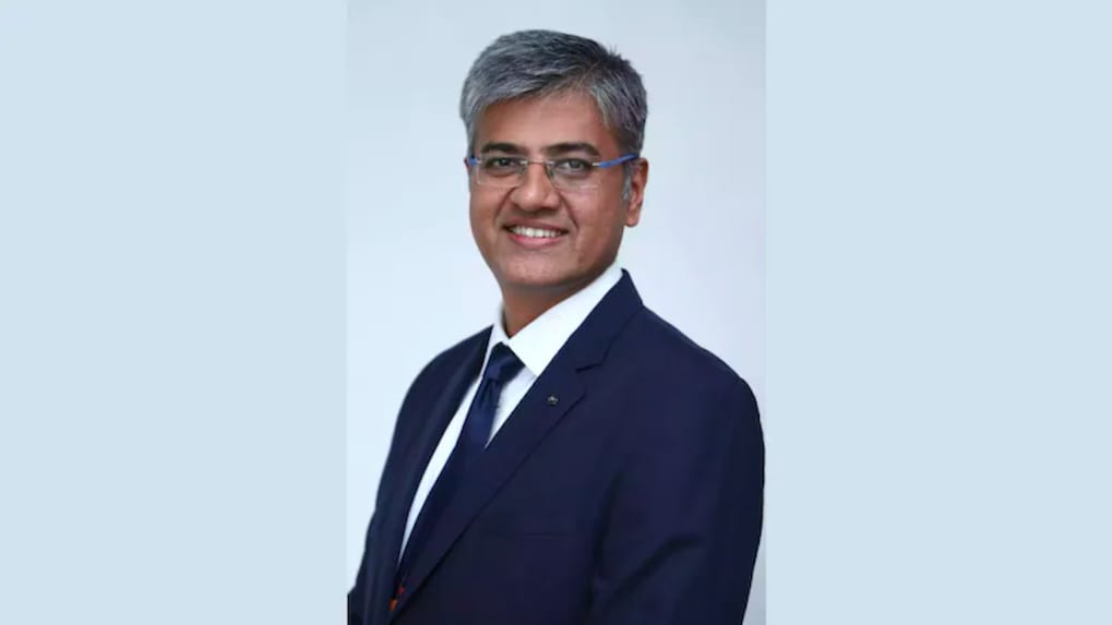 Mahindra's Vikram Garga joined Apollo Tyres as regional group head - marketing