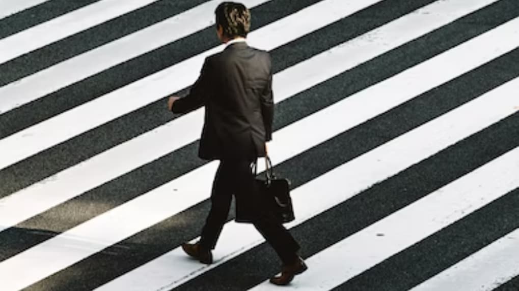 CXO Moves: Tata CLiQ's CEO steps down; Exec moves at WhatsApp Pay, Pernod Ricard, Duroflex, Netflix, Dentsu Creative, BBH India
